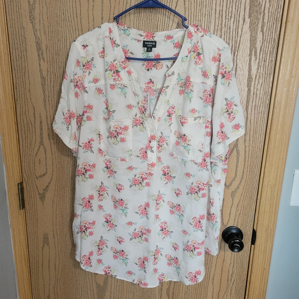 Torrid Floral Print Button-Up Blouse